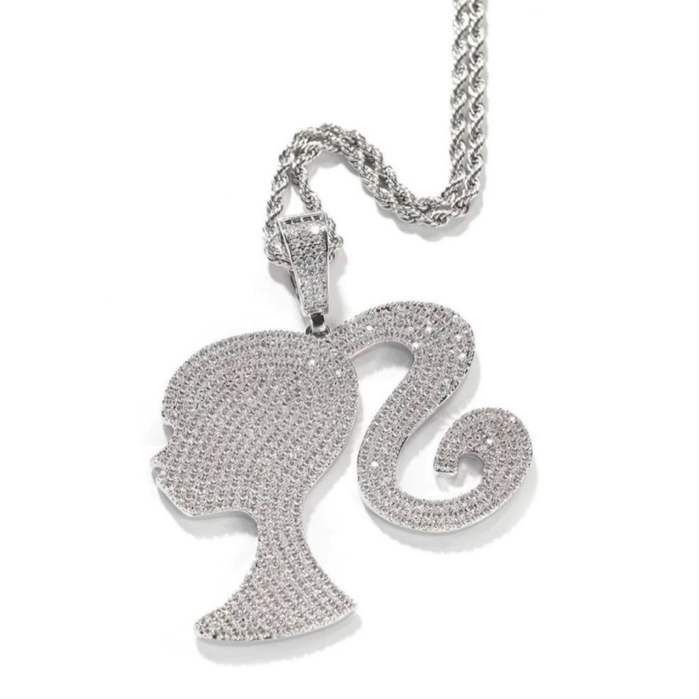 Silver barbie necklace 18inch